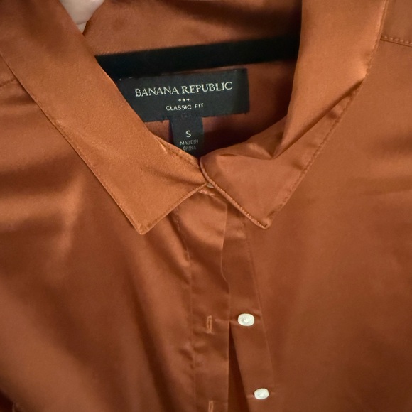 Banana Republic | Satin Classic Shirt - Picture 5 of 6